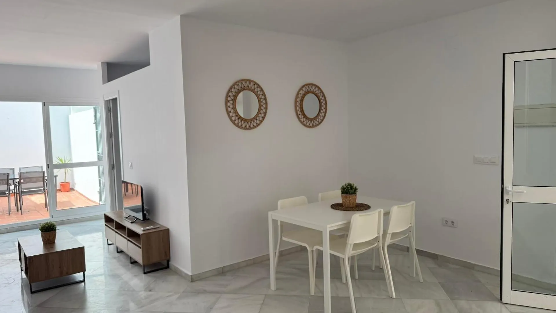 Conil Homes VI Apartments联系方式